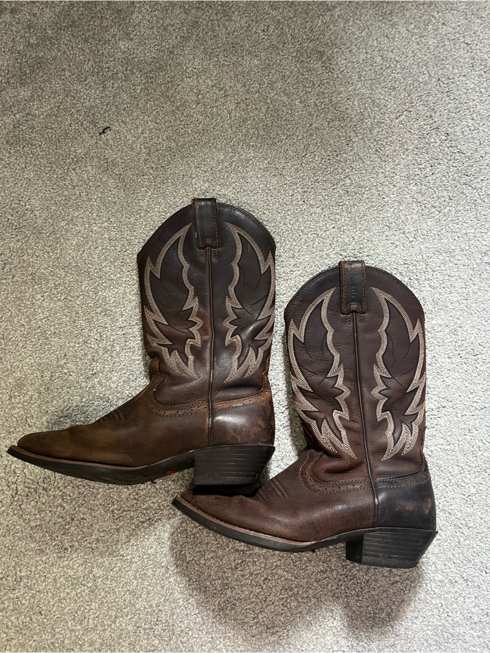 Justin Boots Dark Brown size 8.5B